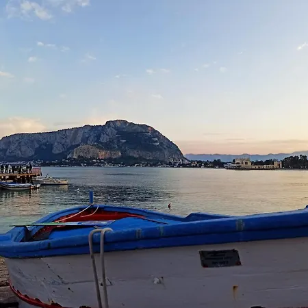 Casa Gianflo Mondello-palermo * Palermo