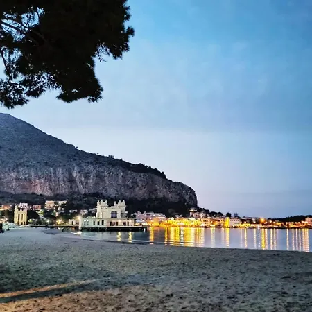 Casa Gianflo Mondello-palermo * Palermo